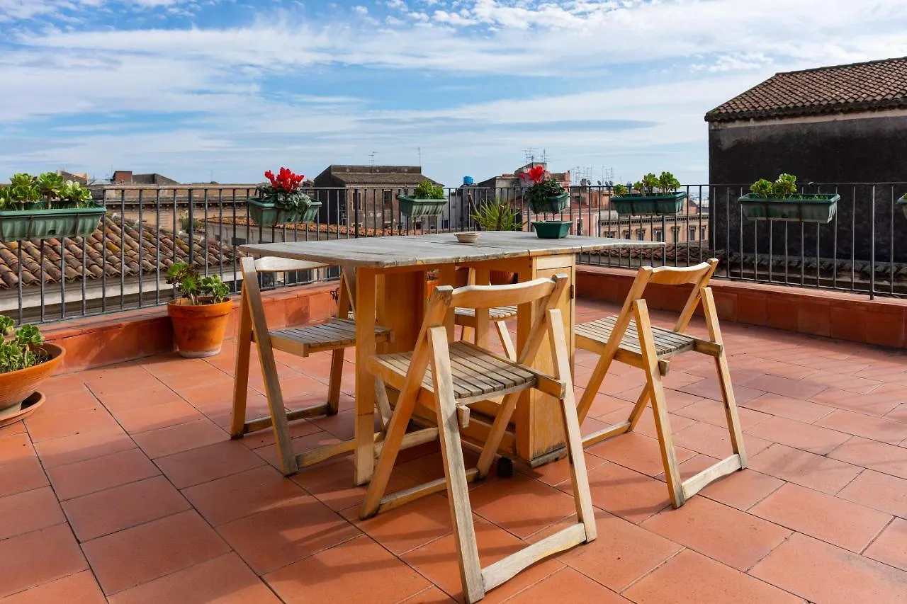 Terrazza Santa Chiara Panzió Catania-Fontanarossai nemzetközi repülőtér 3*,